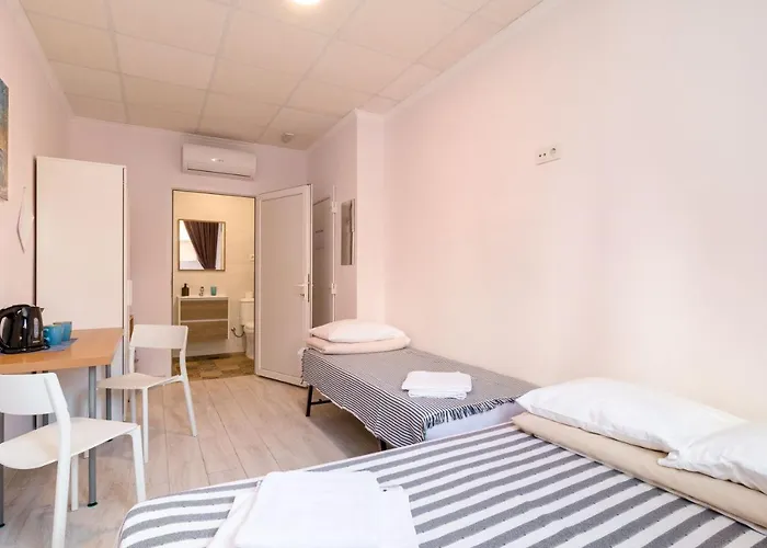 Hostal 7A